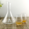 Decanter di vetro di cristallo ondulato