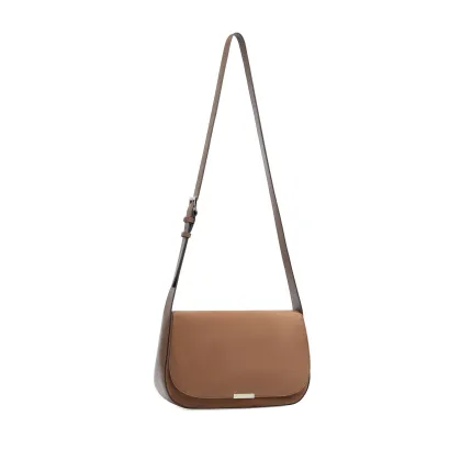 Charming Brown Chain Strap Bag – Elegance in Simplicity