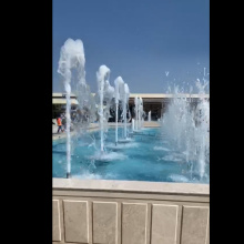 Meilleures caractéristiques d&#39;eau extérieure pour les petits jardins fontaine