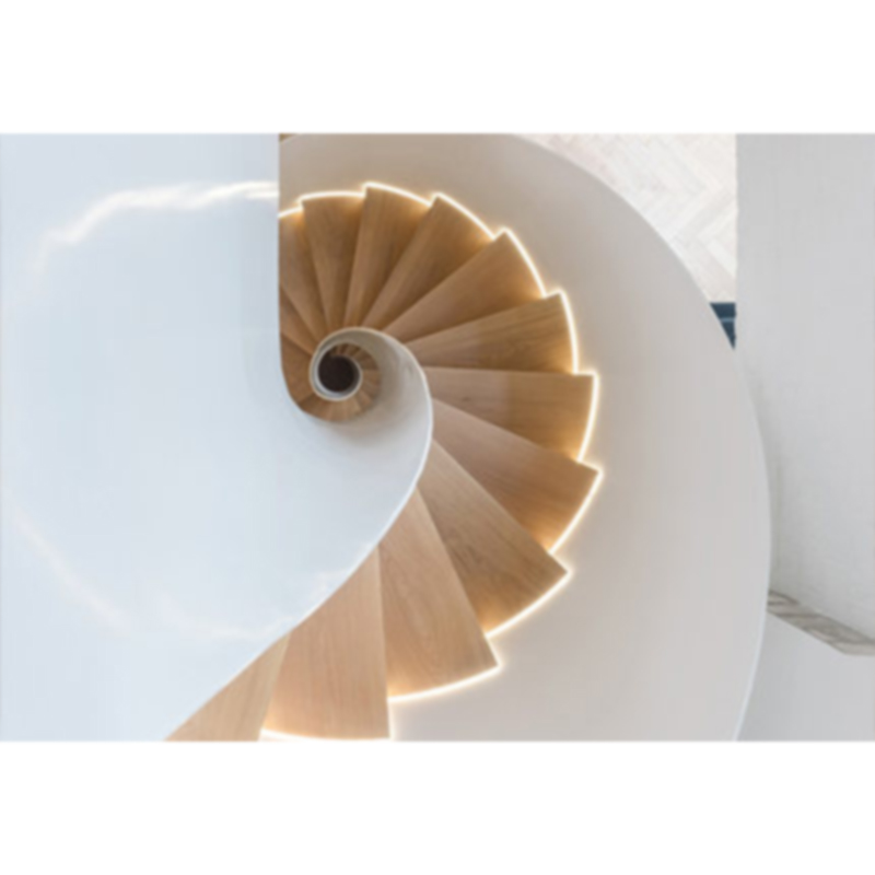 Space-saving round stair case