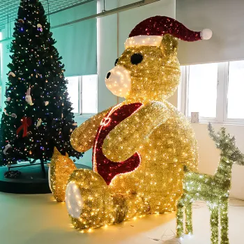 Holiday Decoration 3D Bear Hug Light for Outdoor Parks and Yards