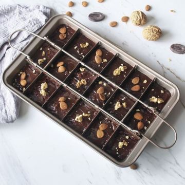Golden Carbon Steel Brownie Matter z dzielącą - metalowa forma do pieczenia
