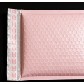 Sac postal auto-scellant à bulles roses