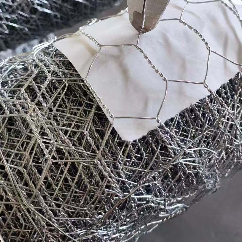 ANJIA Group galvanized hexagonal chicken wire mesh roll for poultry runs and garden fencing