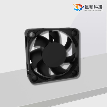 Ventilateur de refroidissement de type 4515 pour une dissipation rapide de la chaleur