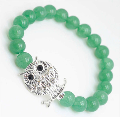 Bracelet de pierres précieuses d&#39;aventurine verte avec un morceau de hibou en alliage diamante