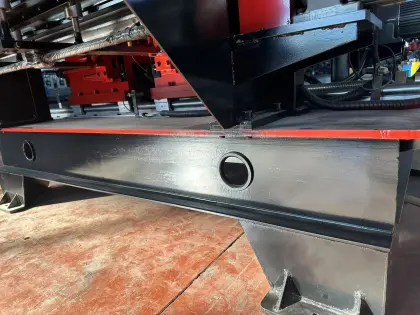A flat bridge punching machine