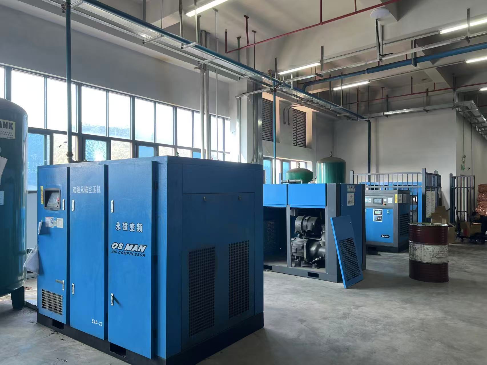 Photo of the customer's factory using air compressors