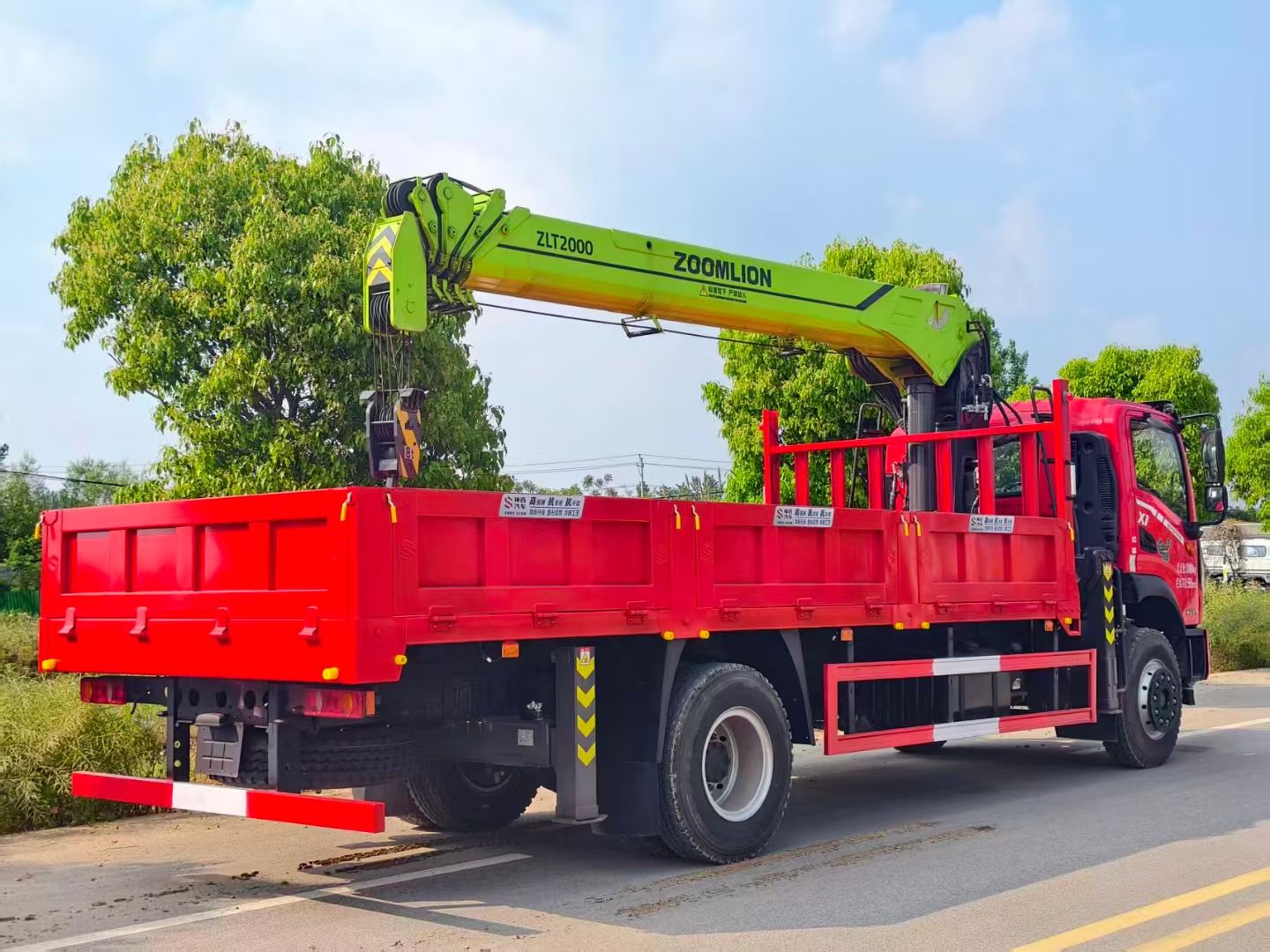 25-ton truck crane