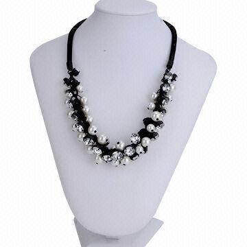 New fashionable beaded necklace, OEM orders are welcome