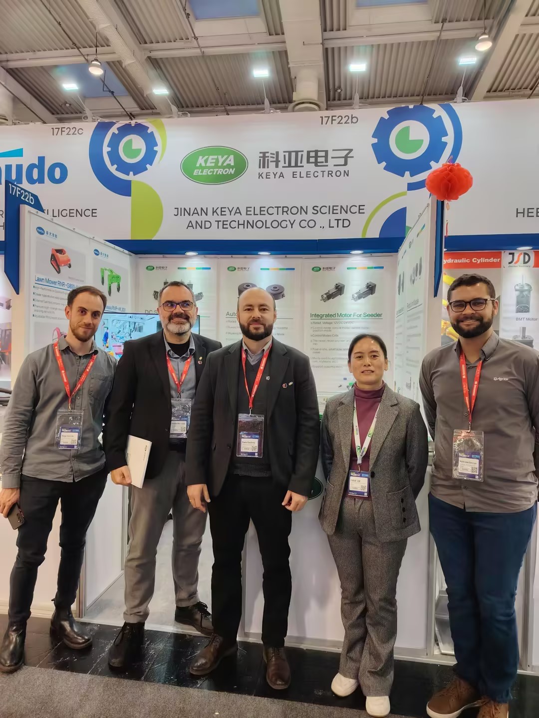 keya-electronics-agritechnica-meeting-with-european-client (4)