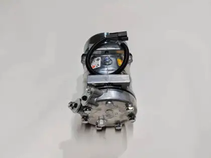 SANDEN 0012109650 12V Air Conditioning Compressor for JCB, Liebherr R134a M8146(HMF)