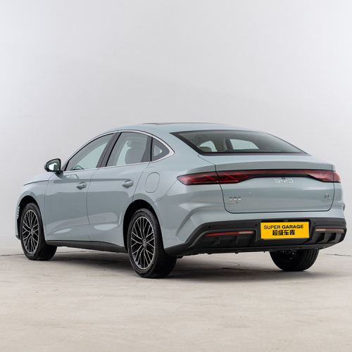 Mașină hibridă BYD Qin L DM-i 2024 cu autonomie de 80 km