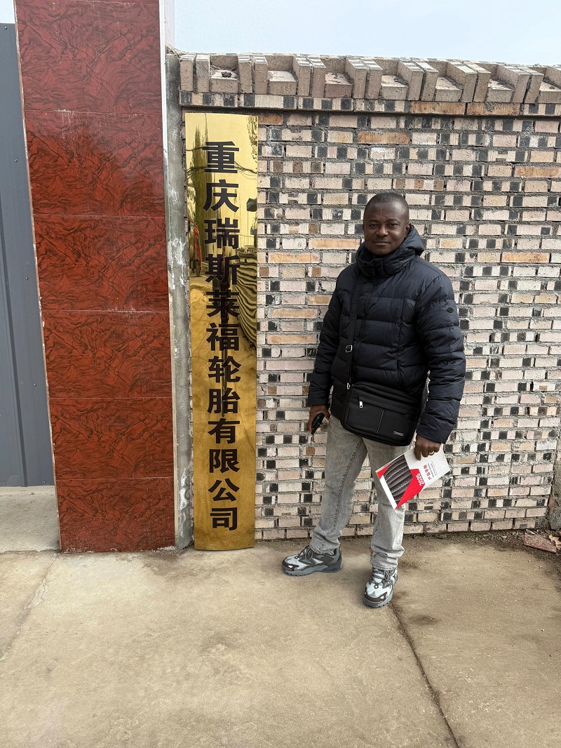 Angolan customers visited the Ruisilaifu factory and secured two 40-foot container orders for its LKL brand