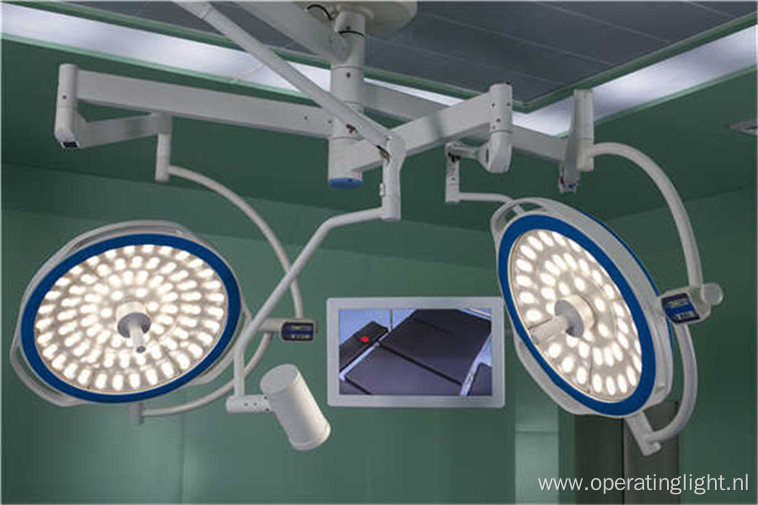 Double dome round OT lamp with camera system