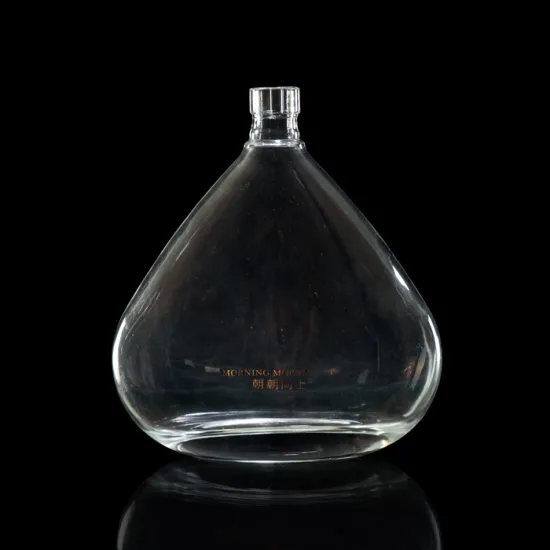 unique super white triangle shaped 700ml clear glass liquor bottle