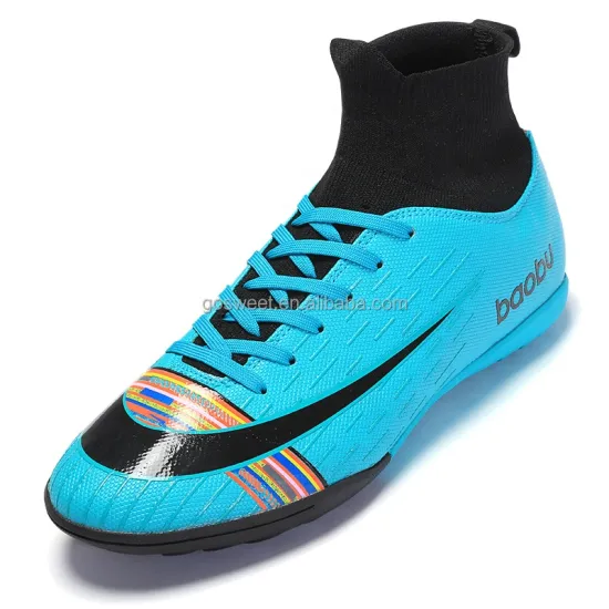 Customized China Soccer Shoes: Fly Knit Football Boots for Men, Ideal for Futsal