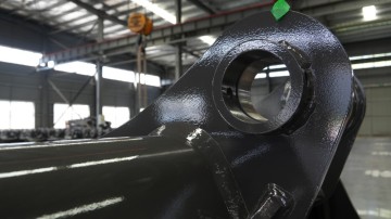 Efficient quarry rock bucket for excavator
