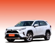 Kompaktes Benzinfahrzeug Toyota Rav4