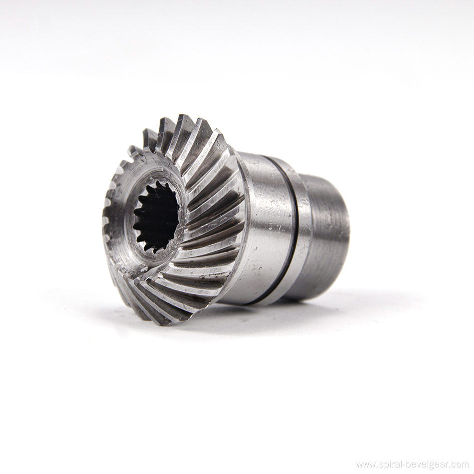 Spiral bevel gears for heavy industrial robot joints