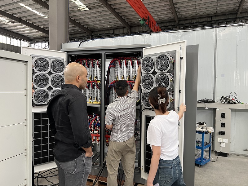 Brazilian Client Conducts On-Site Acceptance; Sennan Electric’s Custom Flexible Charging Stations Shipped Abroad