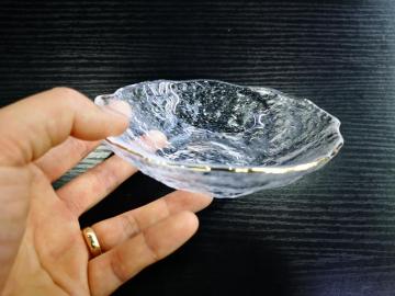Piatto Oro Verniciato Trasparente Di Piccole Dimensioni