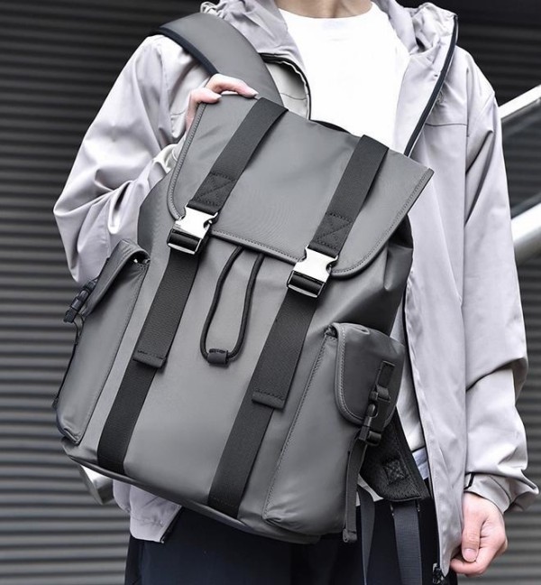 2025 Lightweight and large-capacity backpack