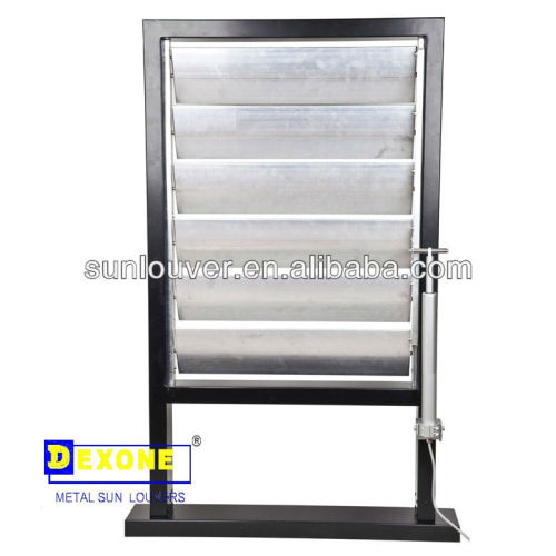 Architectural aluminum operable louver with motor to control