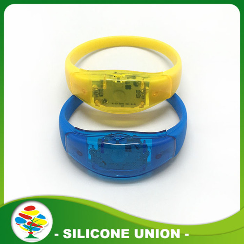 Il silicone su ordinazione di alta qualità ha condotto il wristband