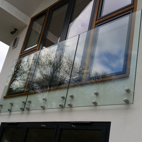 Non slip balcony stair glass handrail support
