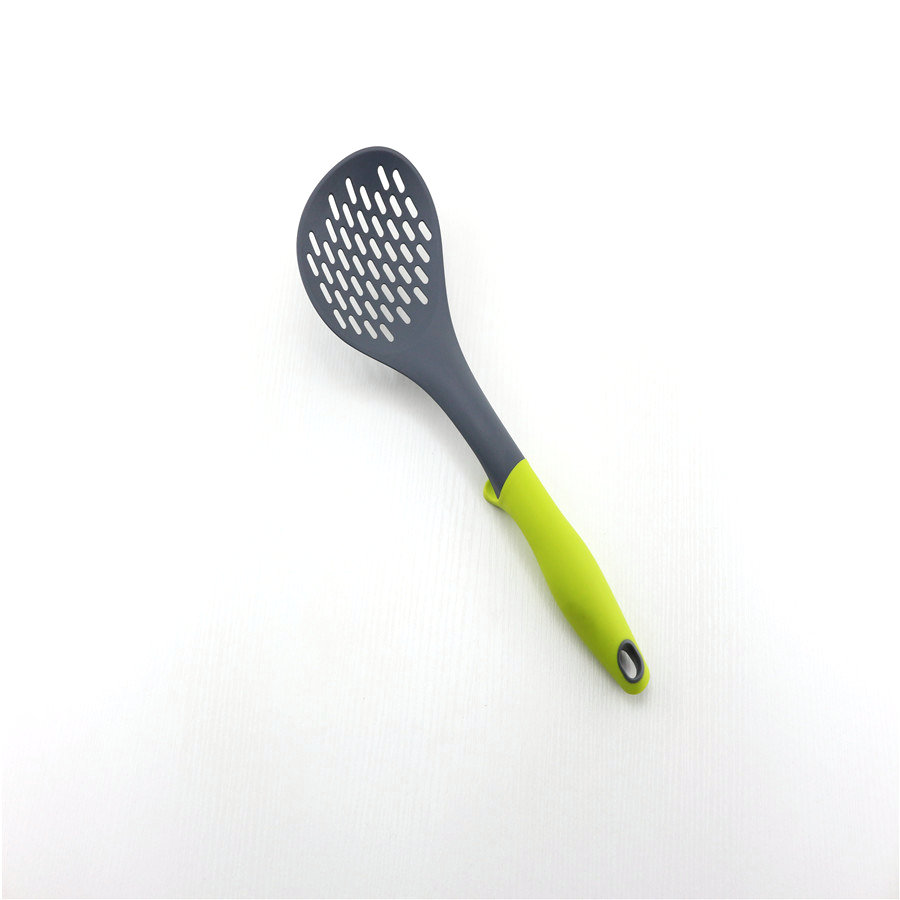 Skimmer da cucina in nylon con impugnatura comoda