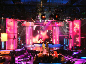Mobile Rotating Full Color Curved Led Screen For Photo / Video Display