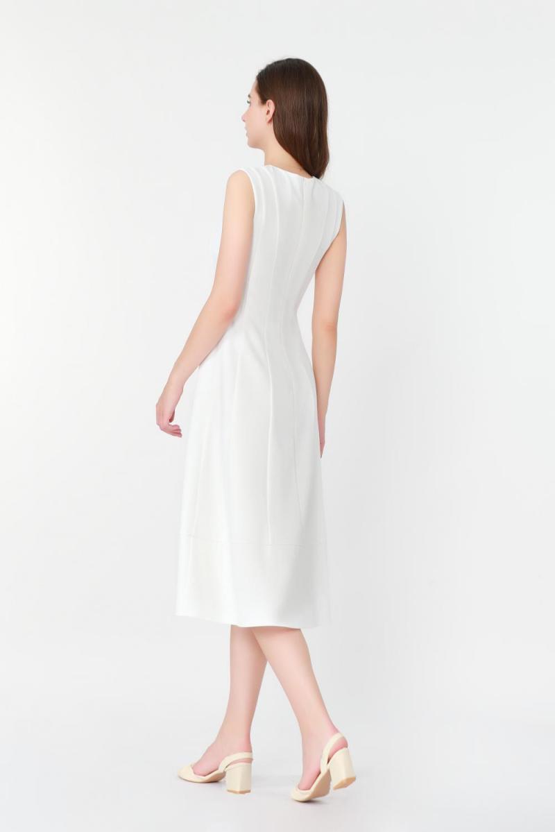 V-necked Sleeveless Knit White Dress