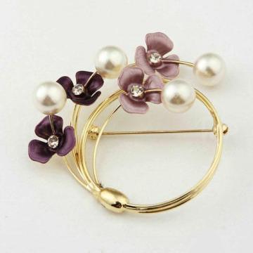 Flower brooch for wedding invitations with pearl and CZ diamond