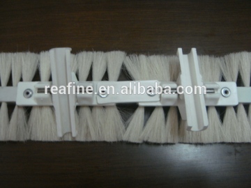 flour brushing for cleaning