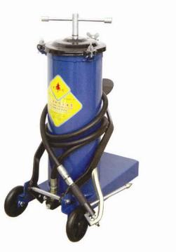 foot pedal oil lubricator