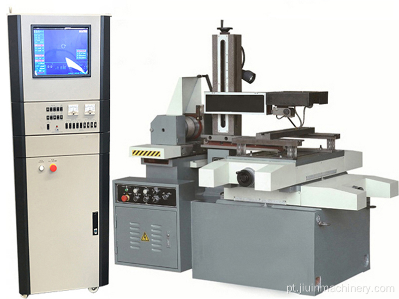 Máquina EDM cortada por fio de passagem