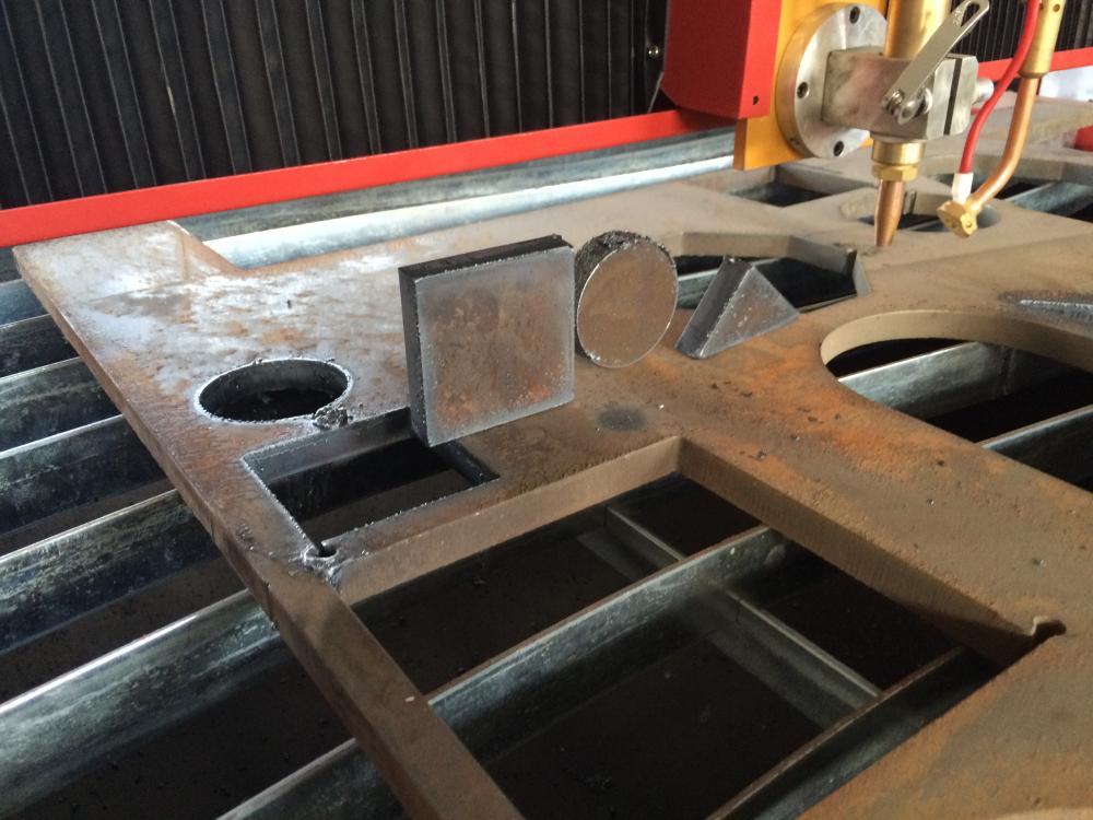 CNC plasma cutter with good edge cutting quality