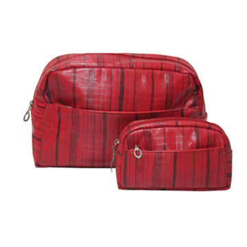 Promotional cosmetic bags, made of nylon/red color/2014 trendy style/top zipped closure/welcome OEM