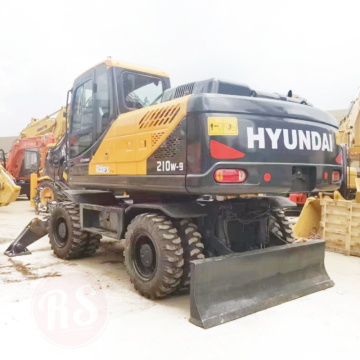 Hyundai 210W 5-ton Mini Hydraulic Wheel Excavator for Sale