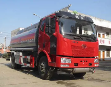 11600L Capacity Oil Tank Fuel Tanker Truck Euro IV Emission Standard FAW Oil Tanker Truck For Sale