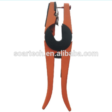 Ear tag applicator