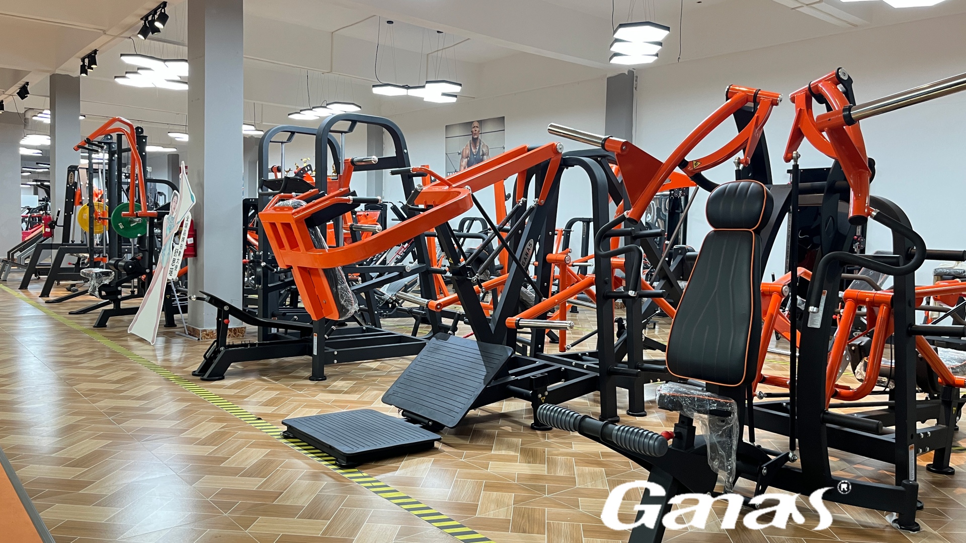 HƯỚNG DẪN PHỤ NỮ SỬ DỤNG MÁY TẬP GYM ĐÚNG KỸ THUẬT VÀ AN TOÀN
