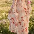 Kleid mit Aquarell-Blumendruck und Rüschensaum