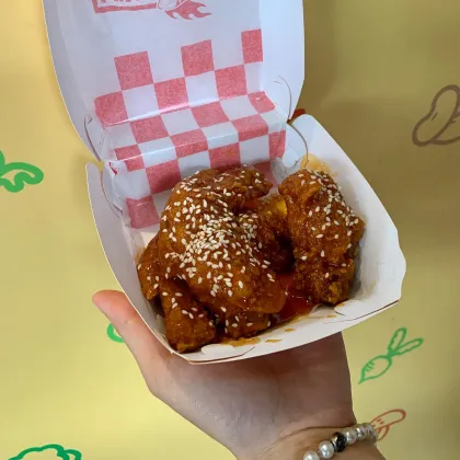 Degradable Burger and fries takeaway packaging: Customizable eco-friendly burger boxes for food