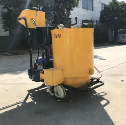 Asphalt crack sealing machine with YAMAHA engine