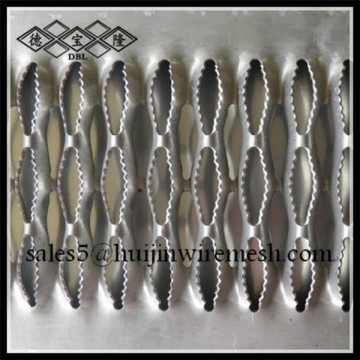 304 316 stainless steel embossed anti-skid plate /perforated stair tread (huijin factory)