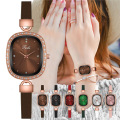 2021 패션 여성용 가죽 석영 시계 매력 드레스 스퀘어 다이얼 라인 석이있는 여성용 녹색 시계를위한 아름다운 손목 시계
