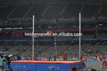 IAAF certification pole vault uprights