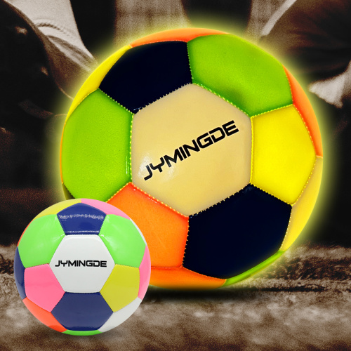 Jymingde op maat gemaakte lichtgevende gloeiende voetbal